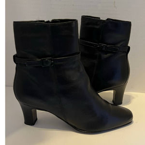 Leather Hunt Club Boots, Ankle High Size 7 with 1.5"Heel